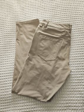 Lululemon Men's Straight Leg 5 Pocket Stretch Pants Beige. Size 31